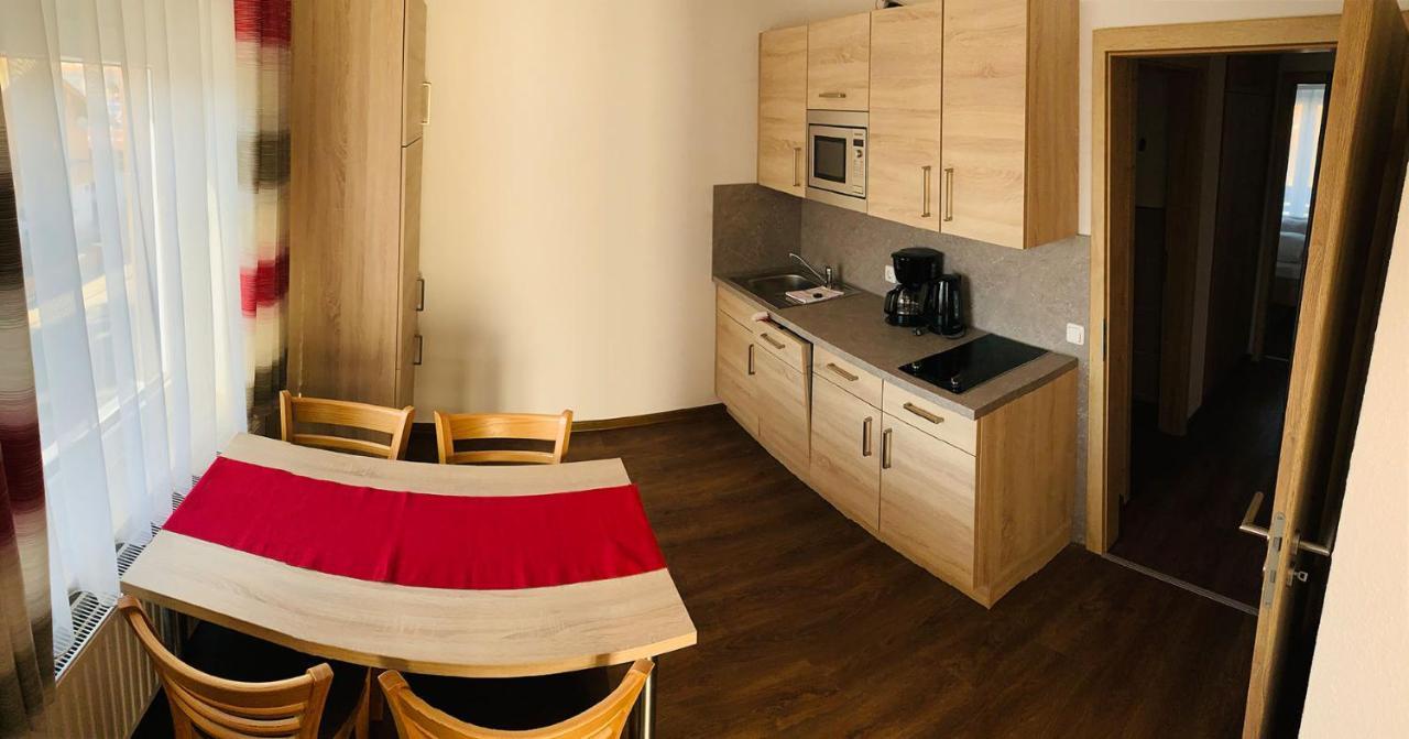 Apartmenthaus Florian Lam Bagian luar foto