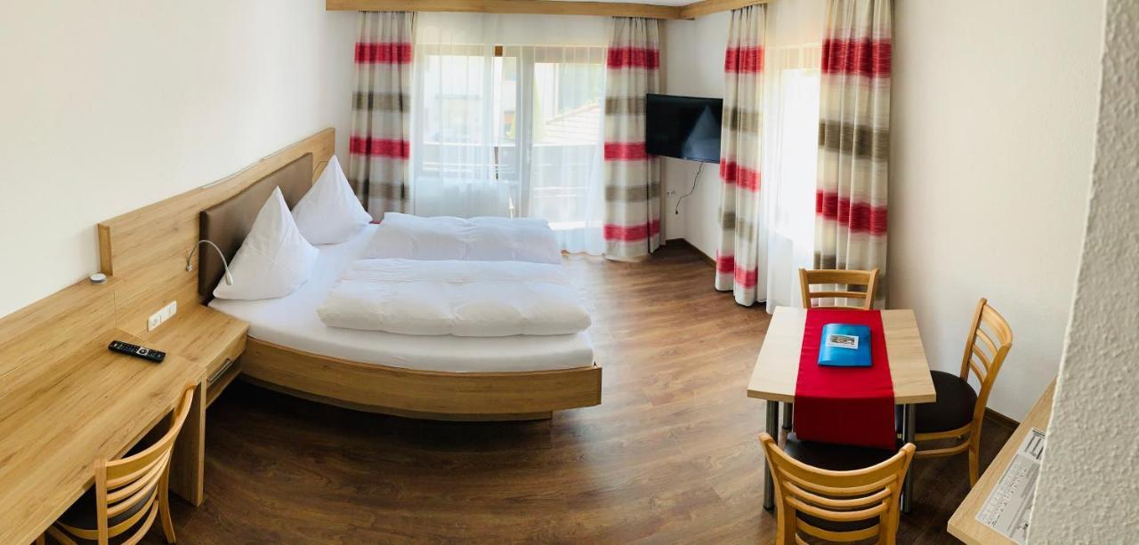 Apartmenthaus Florian Lam Bagian luar foto